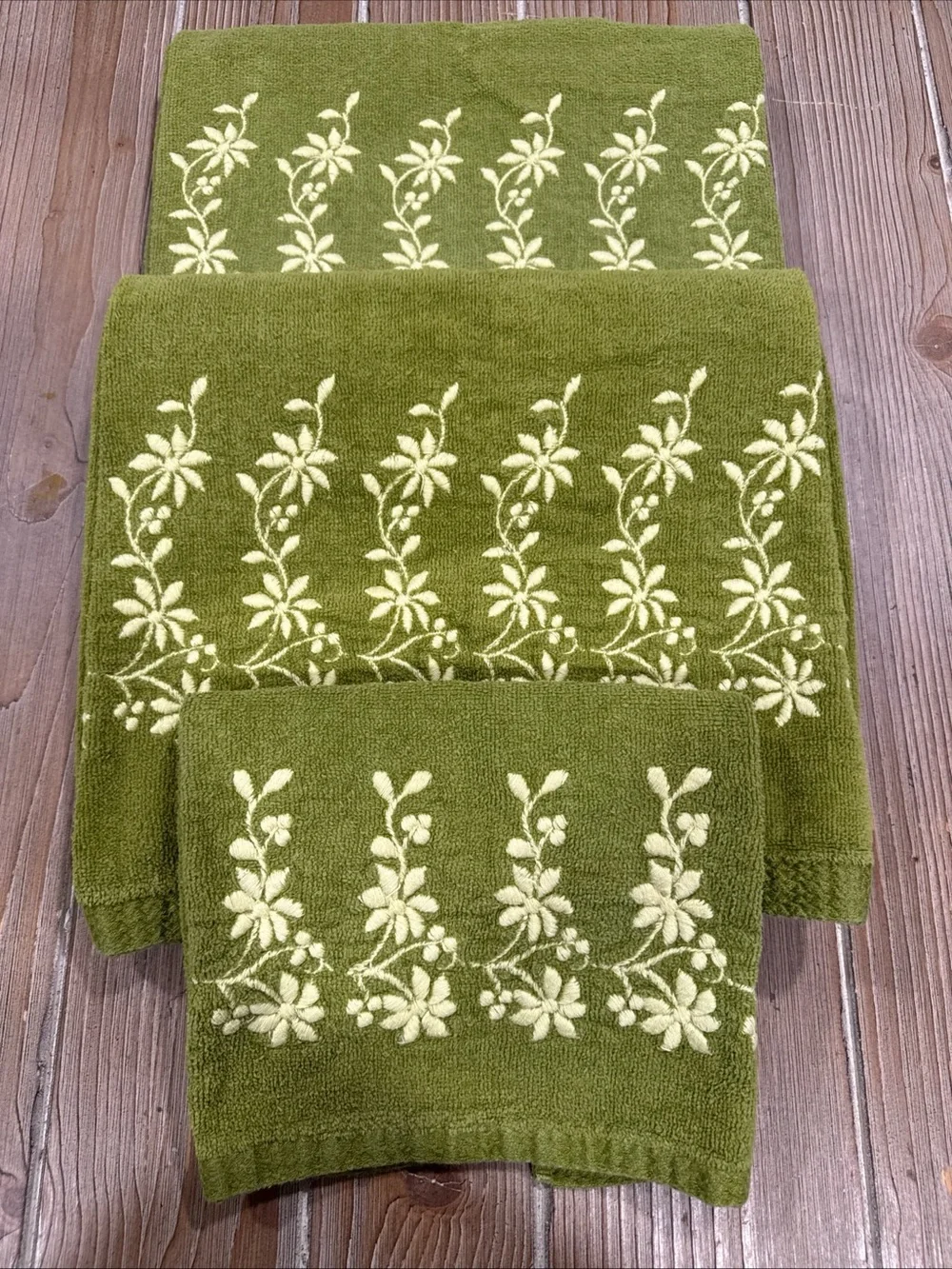 MCM Dundee Golden Crown Towel Set 3pc Avocado Green Floral Vine Retro Cotton USA